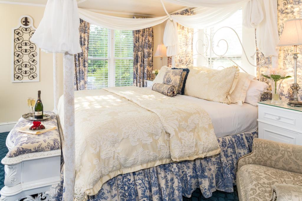 The Aerie Bed and Breakfast New Bern Eksteriør billede