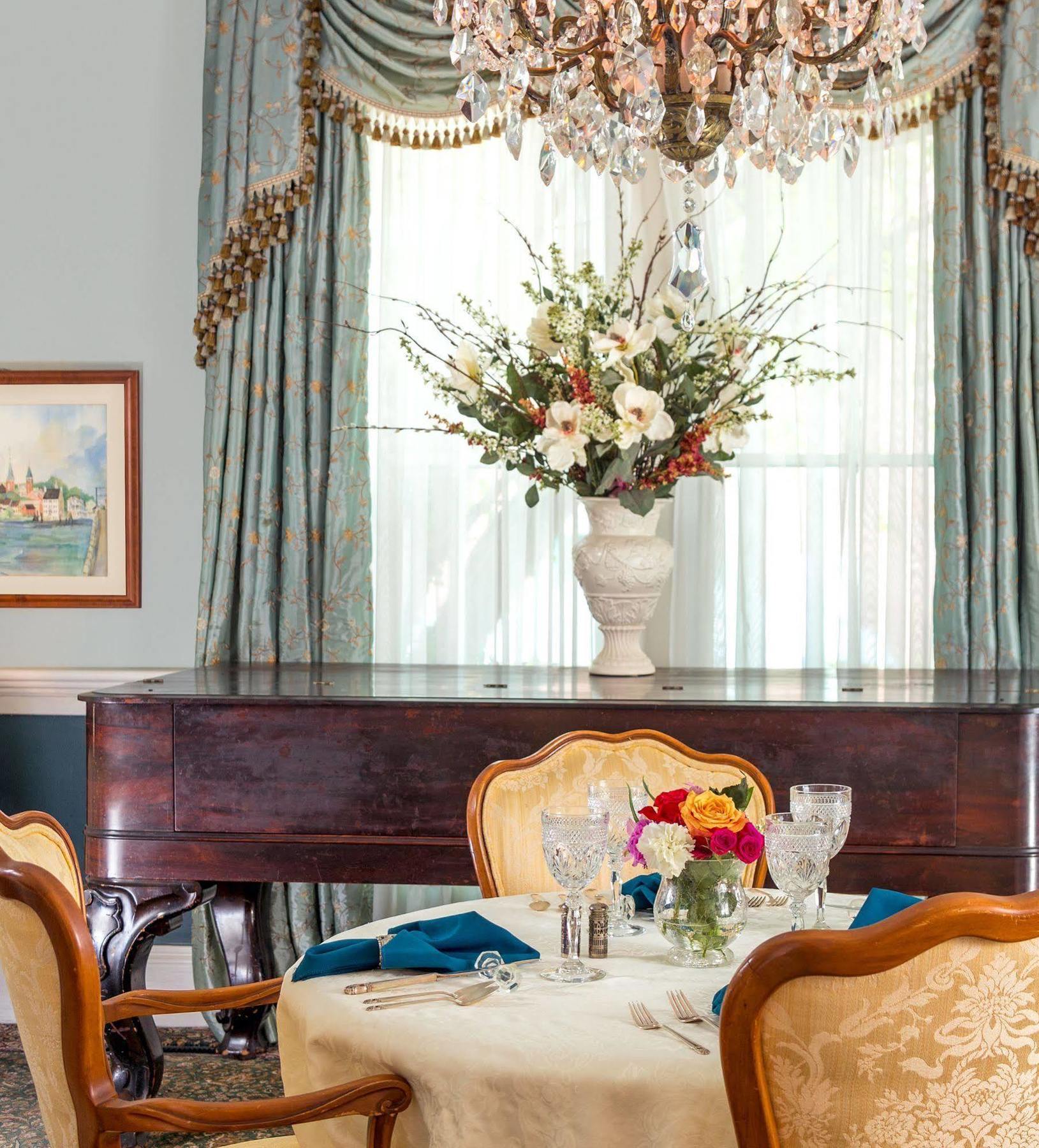 The Aerie Bed and Breakfast New Bern Eksteriør billede