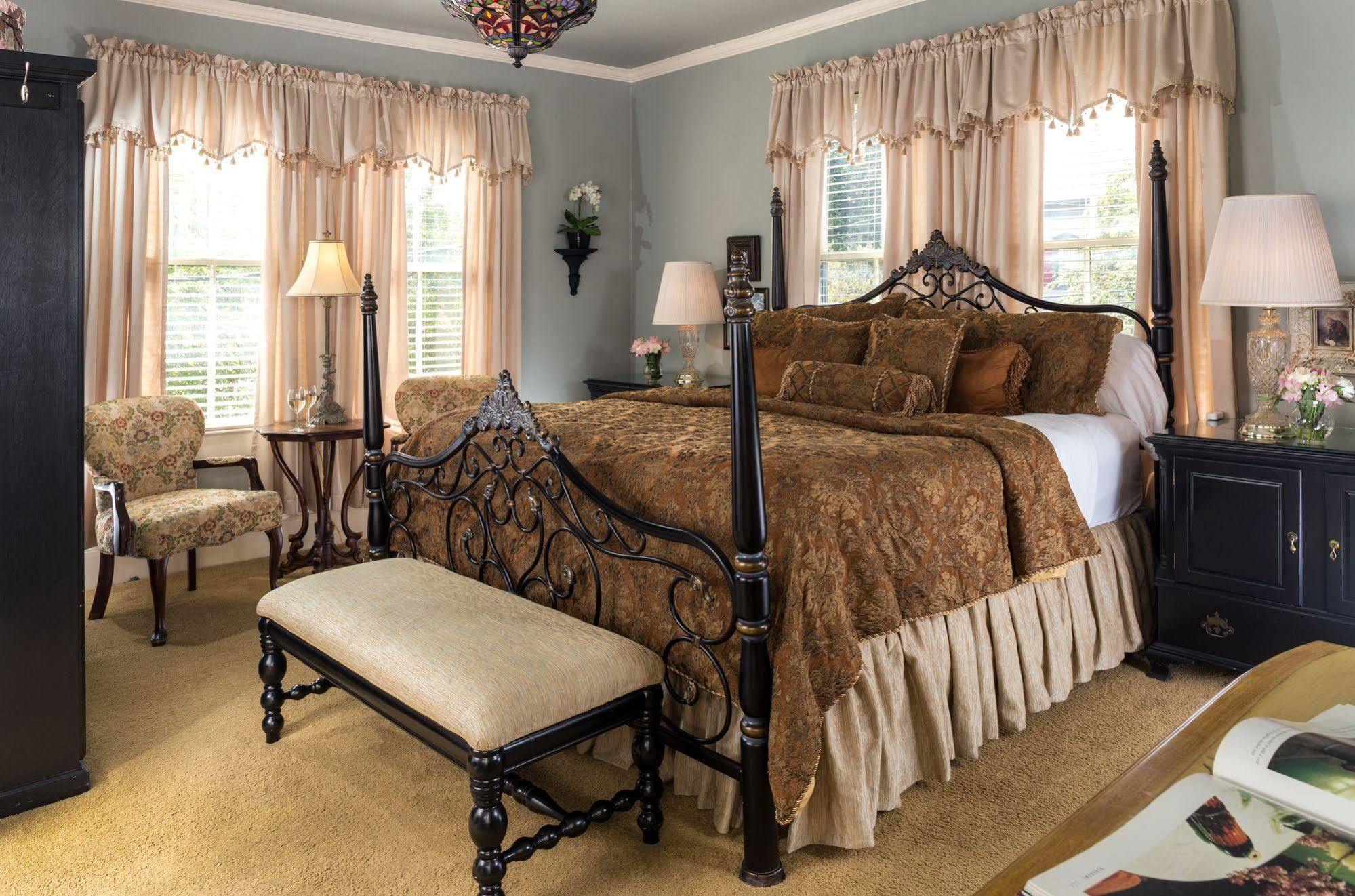The Aerie Bed and Breakfast New Bern Eksteriør billede