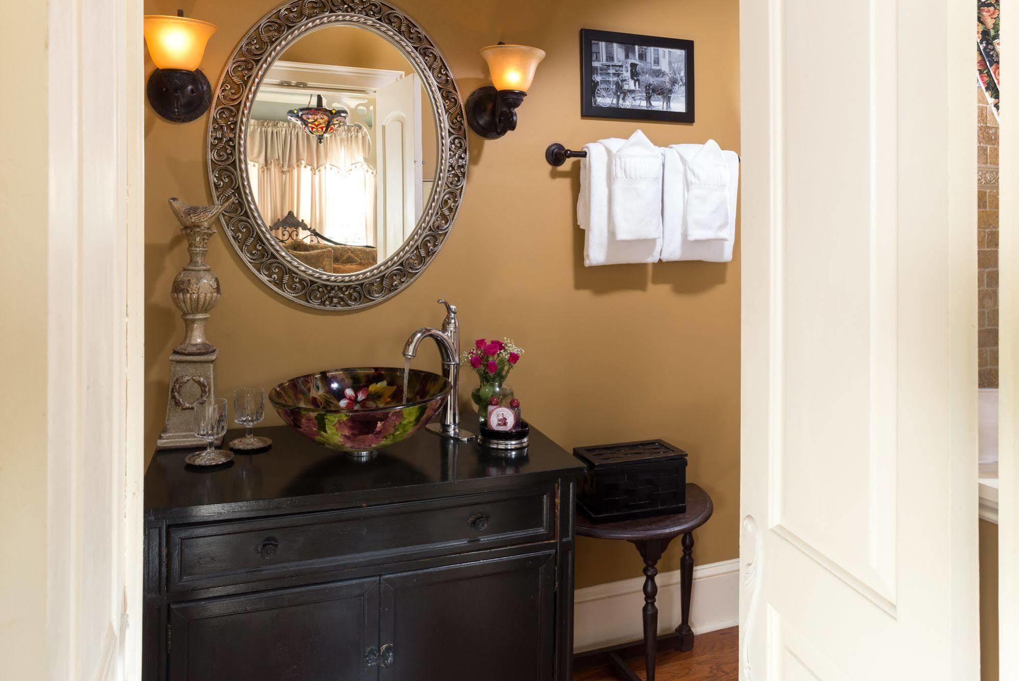 The Aerie Bed and Breakfast New Bern Eksteriør billede