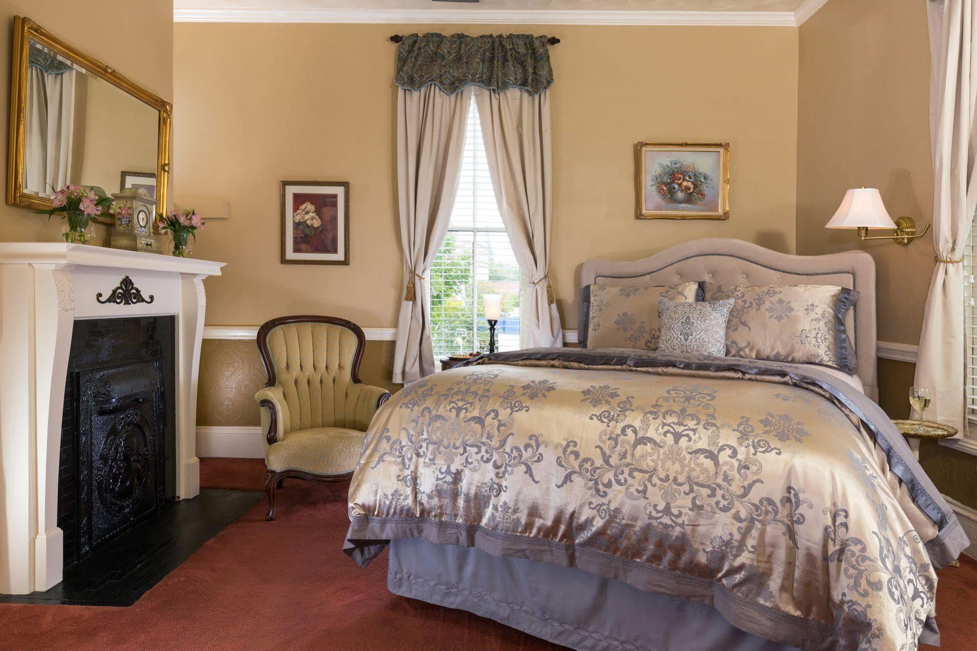 The Aerie Bed and Breakfast New Bern Eksteriør billede