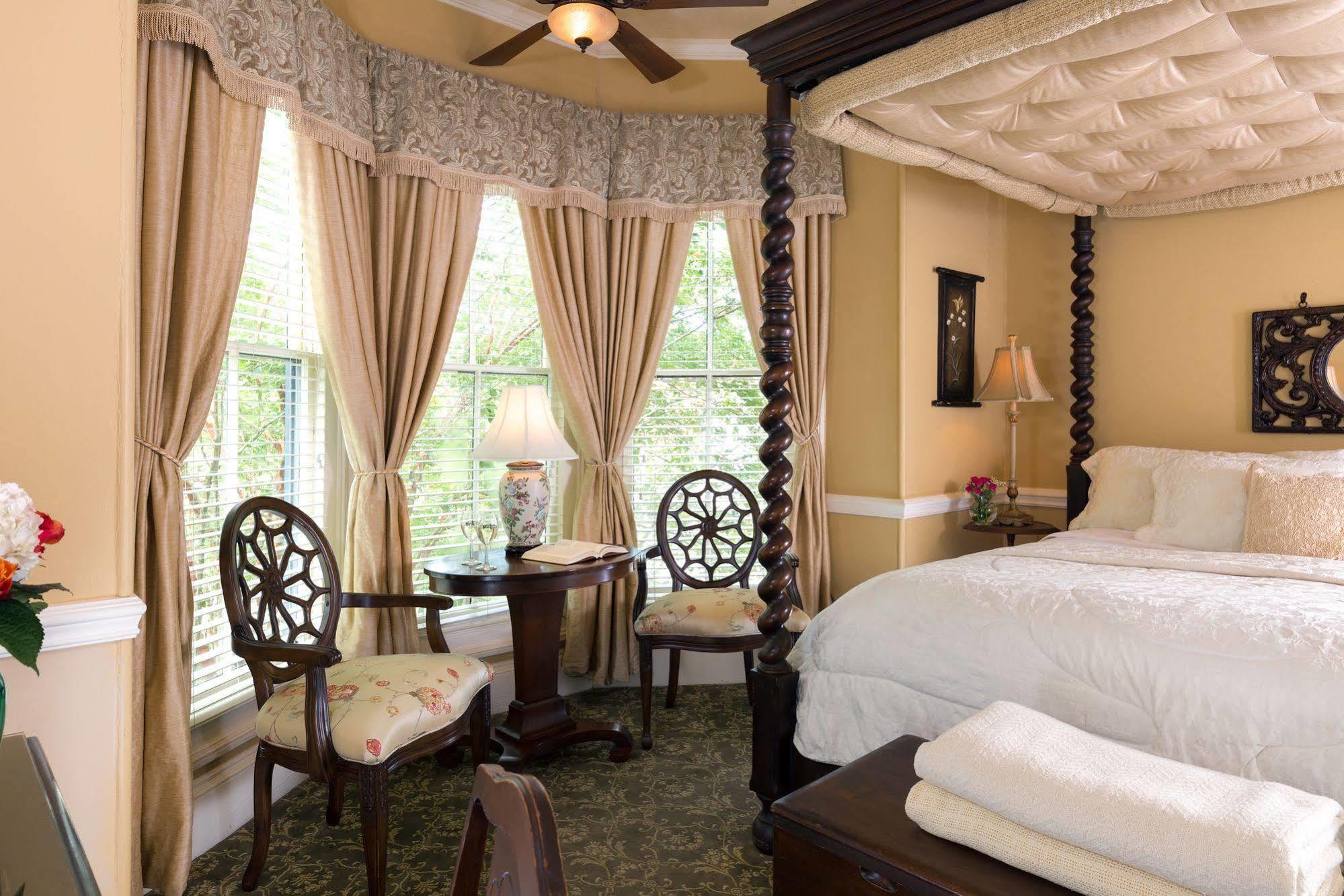The Aerie Bed and Breakfast New Bern Eksteriør billede